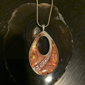 beautiful necklace. vintage/fancy wear.